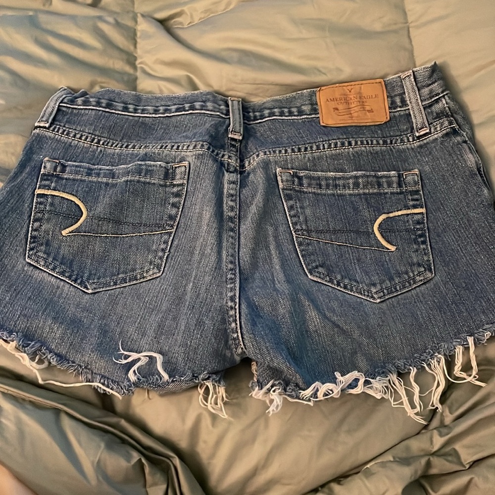 AE SHORTS - Picture 2 of 3